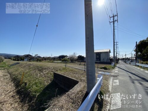 小川駅付近の住宅地に残る線路跡。（2020年撮影）