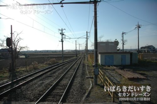 常陸岡田駅 横断歩道から常北駅方面を望む 2005年