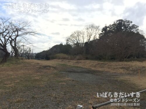 桜川駅 線路跡大甕駅方面を望む。（2016年撮影）