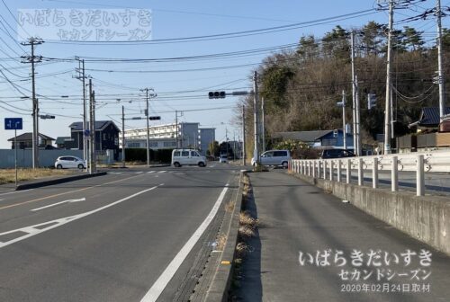 南高野駅跡地から常北太田駅方面を望む。（2020年撮影）