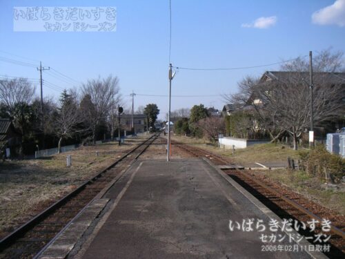 桃浦駅 ホームから石岡方面を望む（2006年撮影）