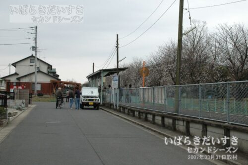 東田中駅 駅ホームを望む（2007年撮影）