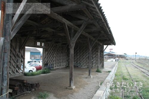 常陸小川駅 貨物用ホーム（2007年撮影）