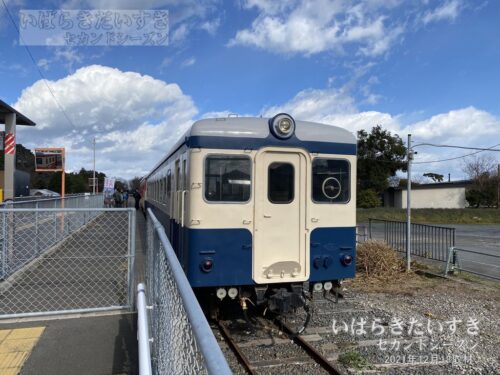 キハ222車両を使用した「ひたちなか開運鉄道神社」。