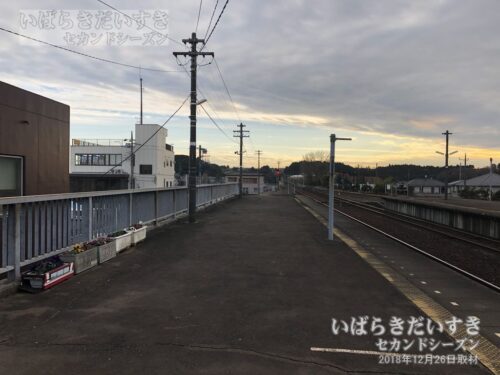大洗駅 駅ホーム 南方鹿島神宮方面を望む（2018年）