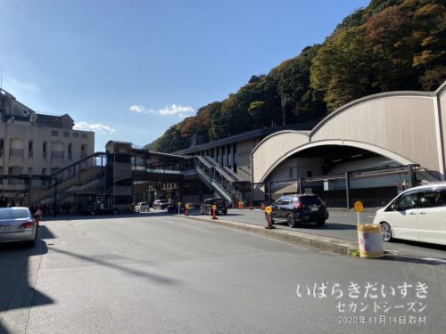 箱根新道経由で箱根湯本駅に戻ってくる。
