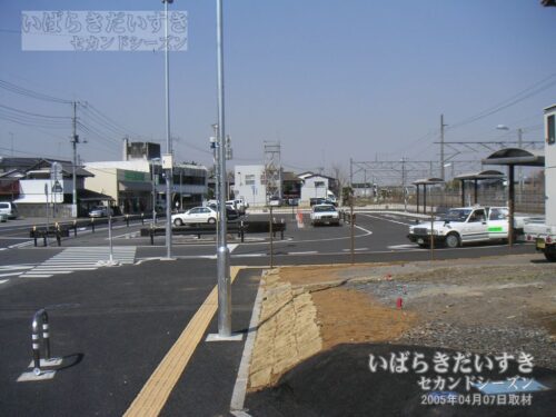 岩間駅 西口 駅前ロータリー（2005年）