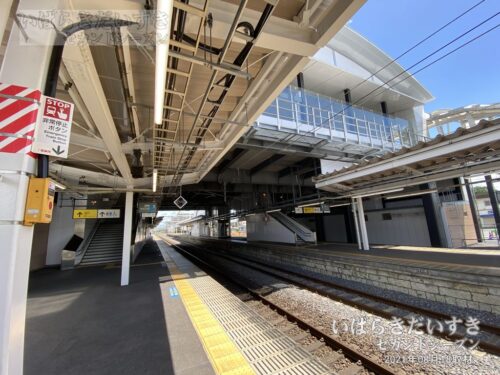 神立駅 駅ホームから水戸方面を望む（2021年撮影）
