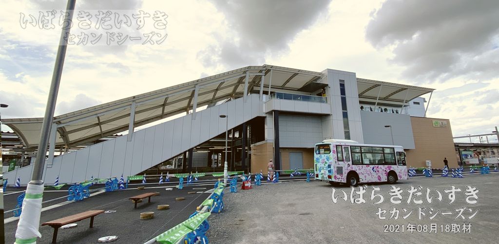 常磐線 JR神立駅 駅舎 東口（2021年撮影）