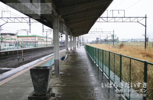 四ツ倉駅 仙台駅方向を望む。（2003年撮影）