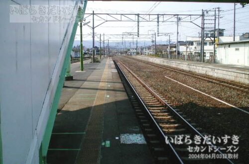 浪江駅 島式ホームから北方仙台方面を望む（2004年撮影）