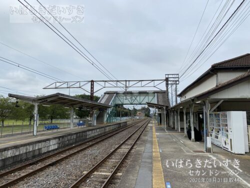 岩瀬駅 駅ホームから小山方面を望む（2020年撮影）