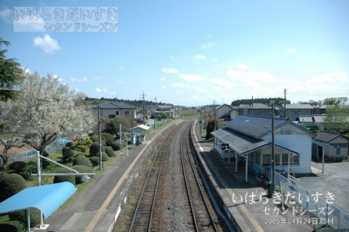 下菅谷駅 跨線橋から南方水戸方面を望む（2005）