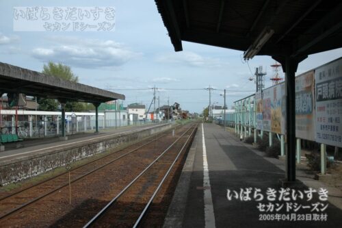 稲戸井駅 駅ホームから取手方面を望む（2005年撮影）