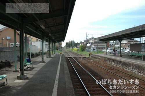 稲戸井駅 駅ホームから守谷方面を望む（2005年撮影）