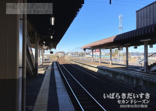 新守谷駅 駅ホームから下り水海道方面を望む（2022年撮影）