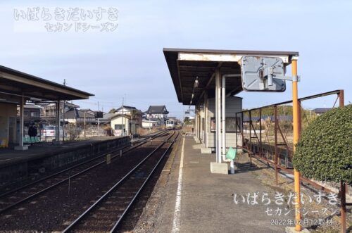 宗道駅 駅ホームから下り下館方面を望む（2022年撮影）