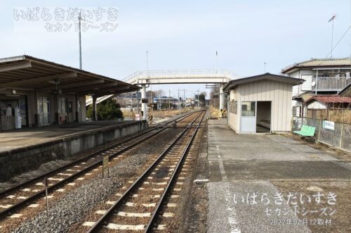 大田郷駅 駅ホームから下り下館方面を望む（2022年撮影）