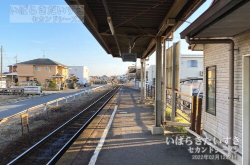 北水海道駅 片側ホームから上り水海道方面を望む（2022年撮影）