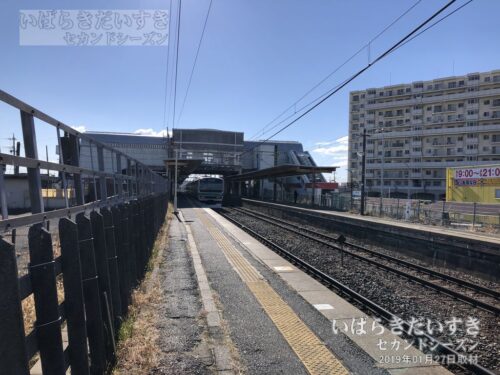 布佐駅 駅ホーム 成田方面を望む（2019年撮影）