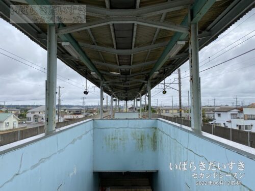鹿島線 延方駅 島式ホームから鹿島神宮方面を望む（2022年撮影）