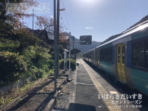 西金駅 駅ホーム 上り水戸方面を望む（2019年撮影）