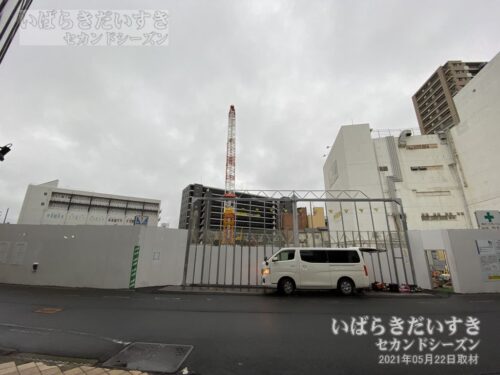 旧イトーヨーカドー土浦店 跡地に三井不動産系の集合住宅が建設される（2021年撮影）